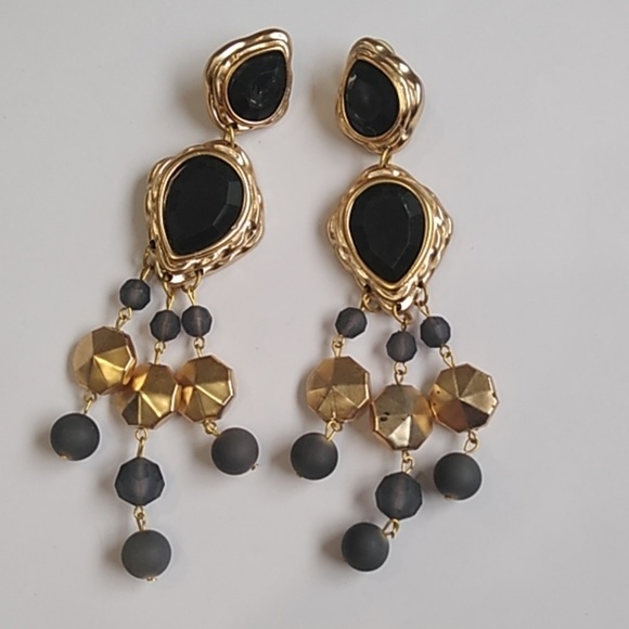 Jewelry - Vintage Black&Gold Earrings